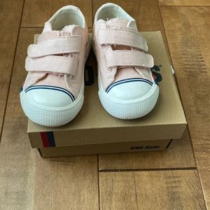Pro Keds 4M toddler pink shoes